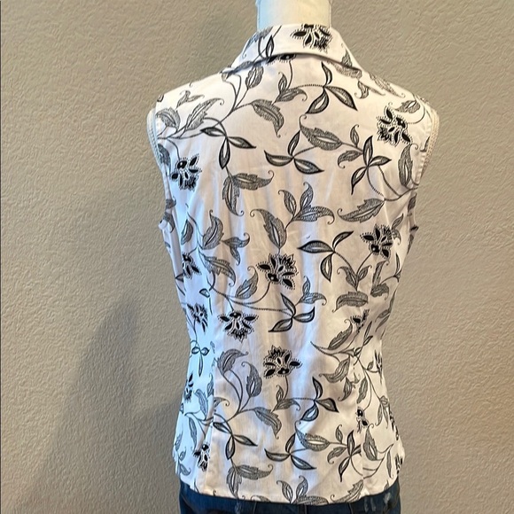 TALBOTS White and Black Sleeveless Fitted Blouse - Picture 4 of 6